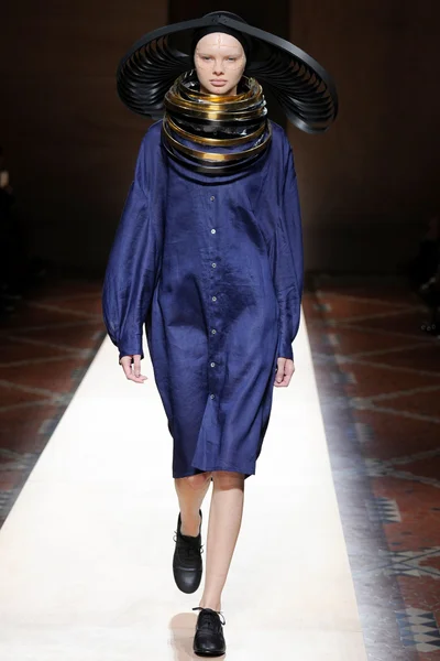 Look 11